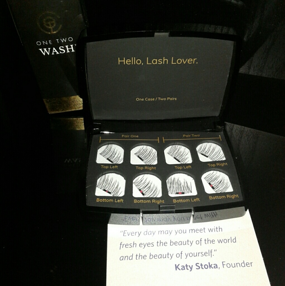 *Sold* One Two Magnetic False Eyelashes - New